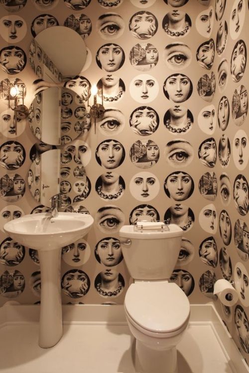 fornasetti_plates_wallpaper-bathroom1